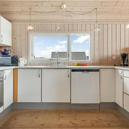 Nyaraló Tilje - 80m From The Sea By Interhome